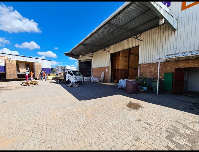 2,419M² WAREHOUSE FOR SALE IN TUNNEY